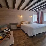 Au Mont De La Quintine # Piscine & Jacuzzi # Ferienhaus Saint-Quentin-sur-le-Homme