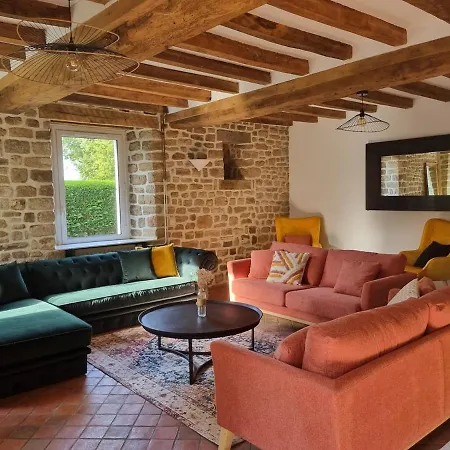 Hébergement de vacances Au Mont De La Quintine # Piscine & Jacuzzi #