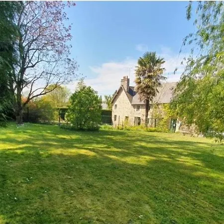 Au Mont De La Quintine # Piscine & Jacuzzi # Hébergement de vacances *