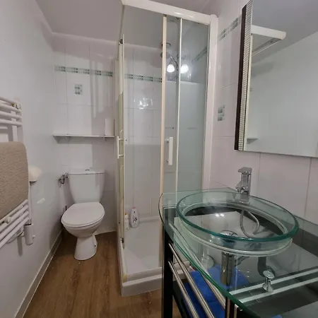 Au Mont De La Quintine # Piscine & Jacuzzi # Hébergement de vacances *