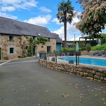 Au Mont De La Quintine # Piscine & Jacuzzi # * Saint-Quentin-sur-le-Homme