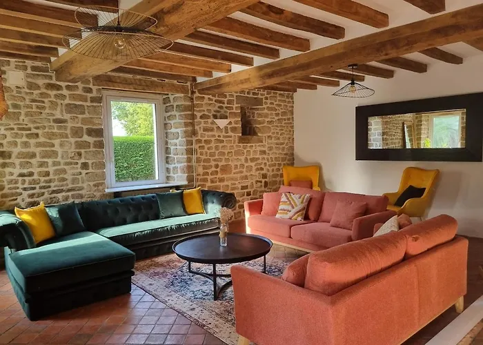 Hébergement de vacances Au Mont De La Quintine # Piscine & Jacuzzi #