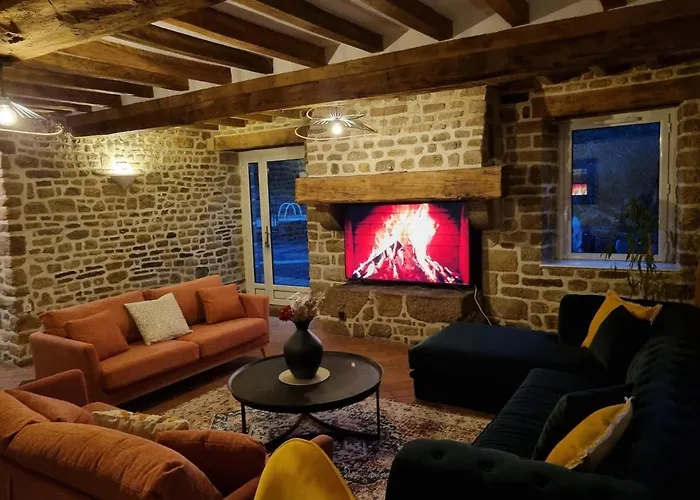 Au Mont De La Quintine # Piscine & Jacuzzi # Hébergement de vacances Saint-Quentin-sur-le-Homme