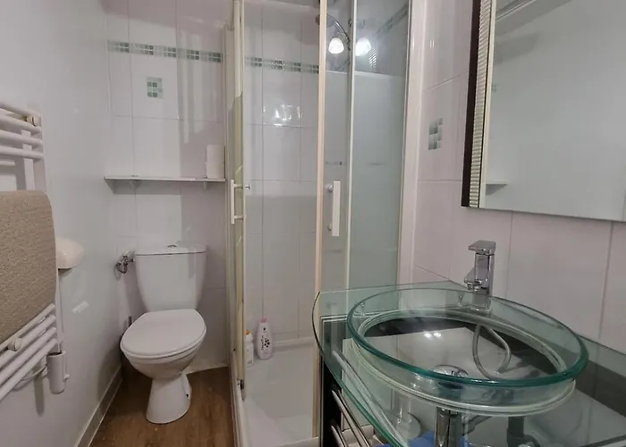 Au Mont De La Quintine # Piscine & Jacuzzi # Hébergement de vacances *